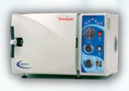 Tuttnauer MKA Manual Autoclave with Closed Door Drying
